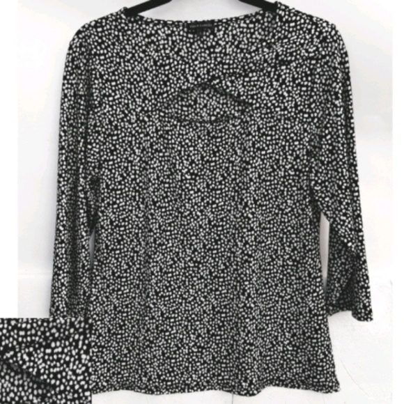Vince Camuto Tops - Vince Camuto Black & White 3/4 sleeve Top Large